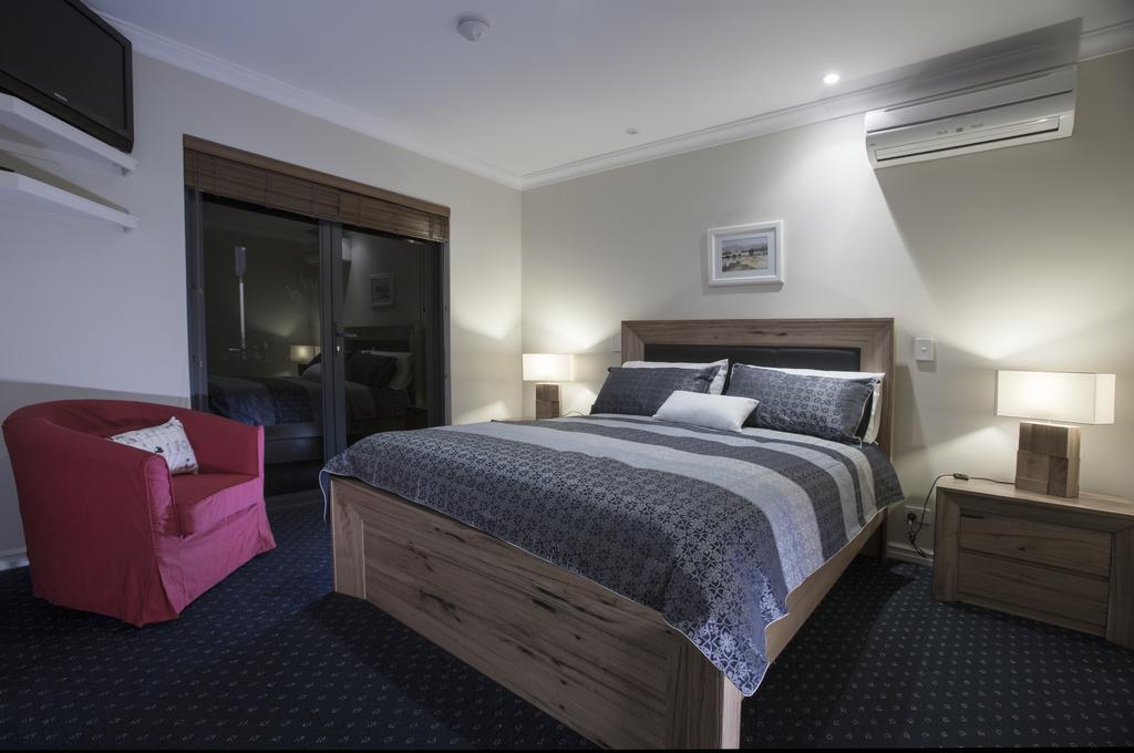 Murray River Lodge Luxury Boutique Accommodation B&B - Adults Only North Yunderup Oda fotoğraf